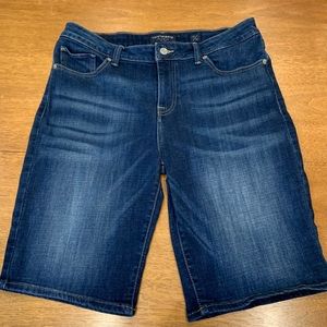 Lucky Bermuda high rise dark blue denim shorts with stretch and whiskering